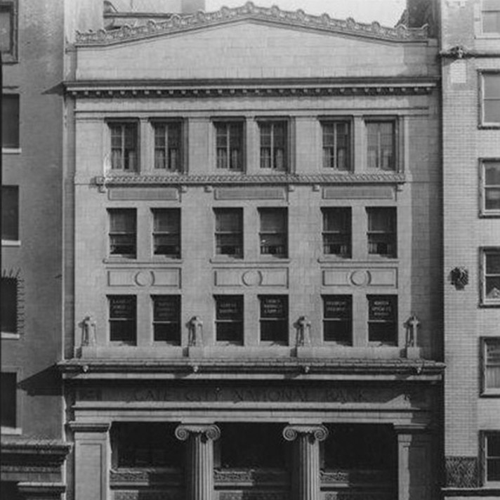 abassador-2-up-bwext-712×712